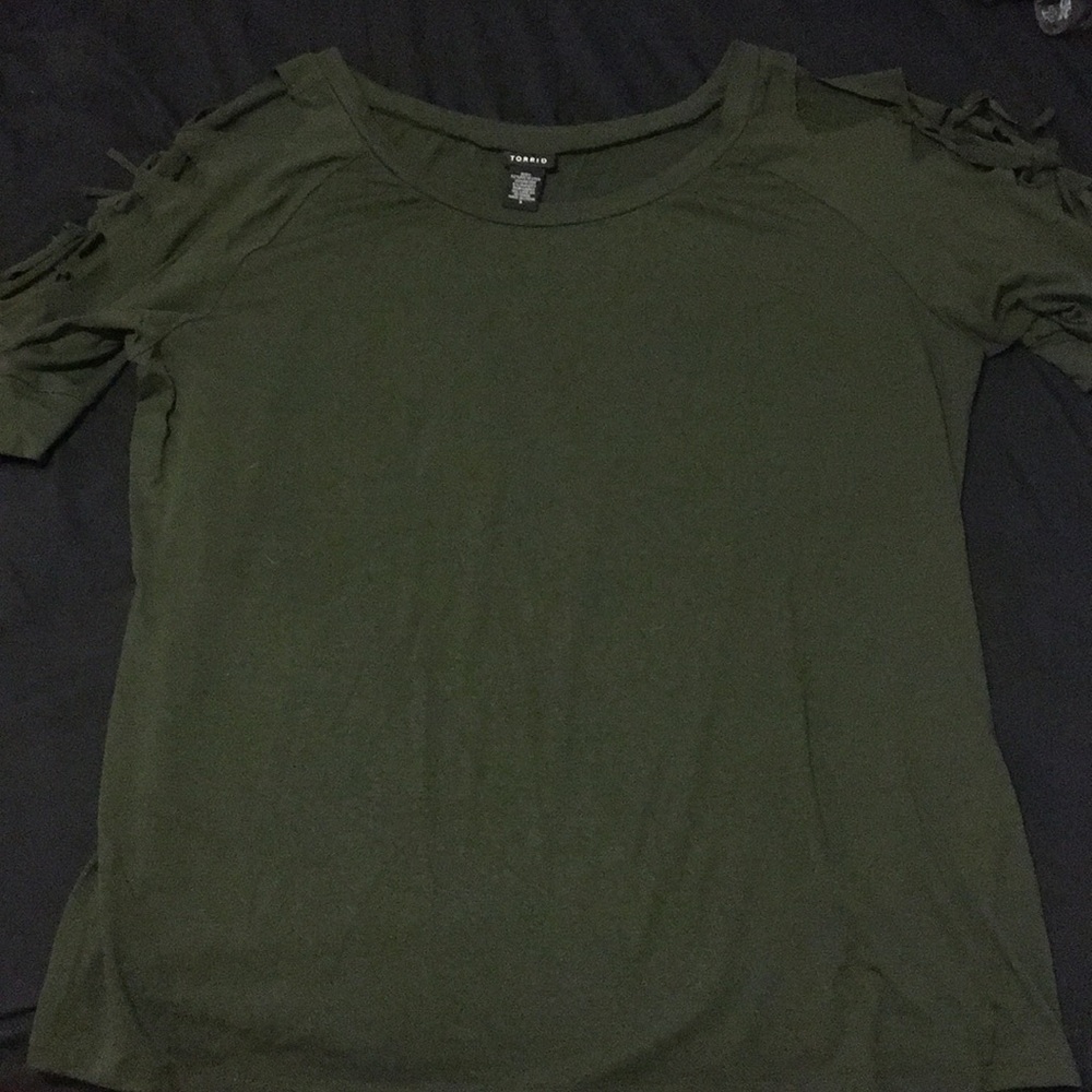 Knotted Sleeve Tee